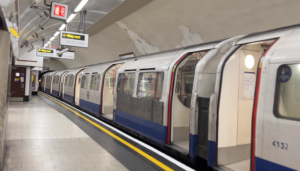 A photo of tube at the Elephant & Castle tube station.